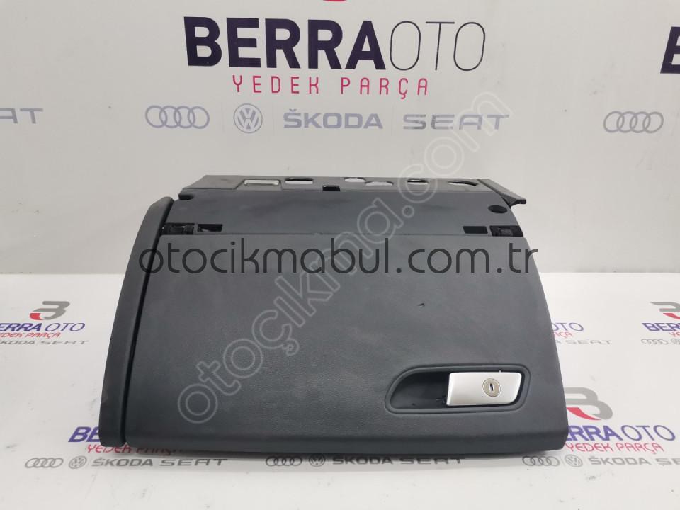 AUDİ A6 C7 TORPİDO KAPAĞI