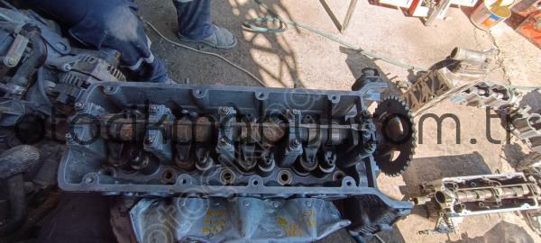 316i 318i üst kapak silindir kapağı E36 kasa