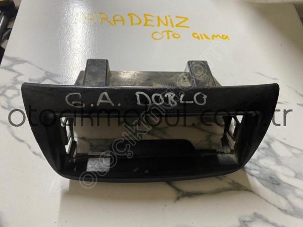 FİAT DOBLO 2012 ÇIKMA ORJİNAL TEYP ÇERÇEVESİ