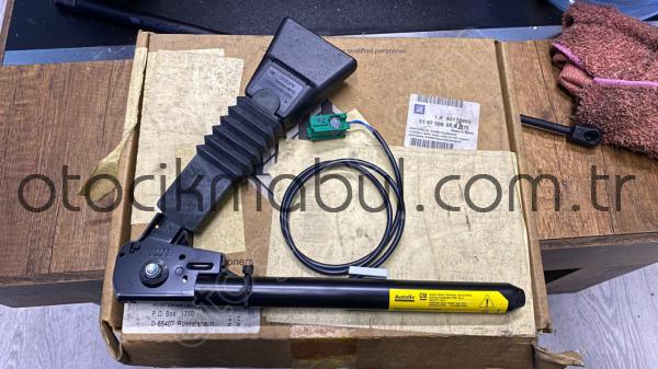 OPEL MERİVA A SAĞ ÖN EMNİYET KEMER TOKASI SIFIR 93176950