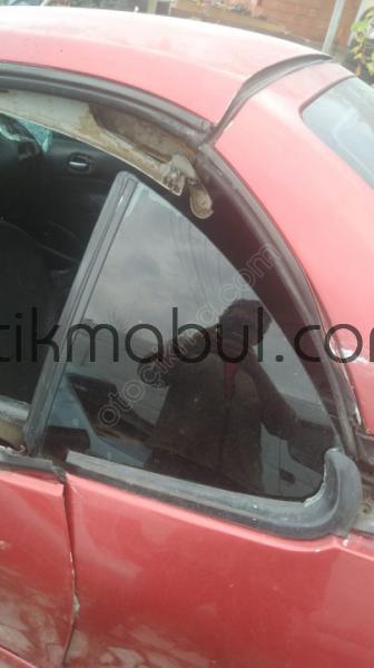 Peugeot 206 CC Sol Kelebek Cam yedek parça