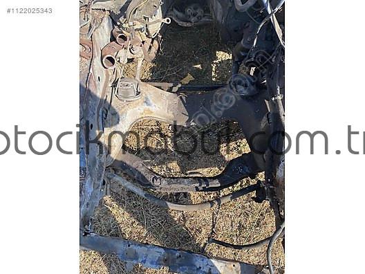 MERCEDES W115 ORJ. ALT TRAVERS(MOTOR BEŞİĞİ) ÇIKMA MUAYYER