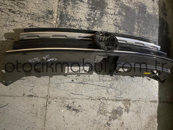 Tiguan çıkma orijinal ön panjur 5NA853653
