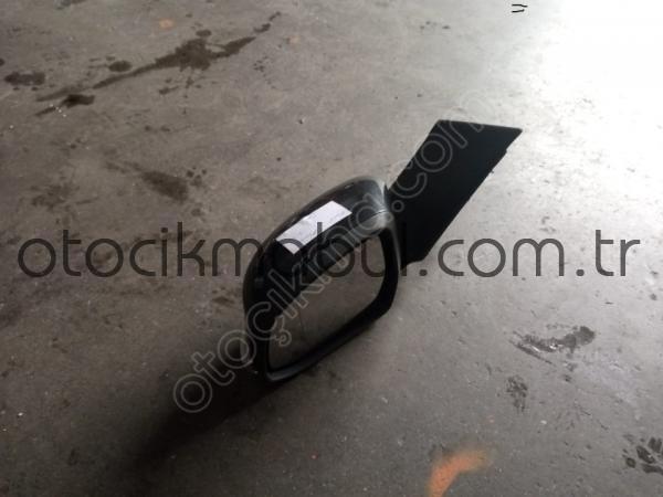 FORD FOCUS AYNA &#039;&#039;ÜNALLAR OTO YEDEK PARÇA&#039;&#039;DA