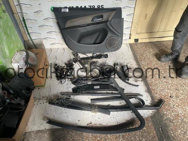 CHEVROLET CRUZE SOL ÖN KAPI  İÇ MEKANİZMASI