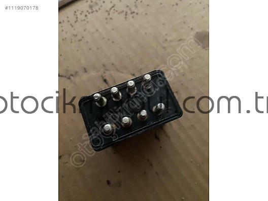 MERCEDES W124/S124 SW ARKA SİLECEK RÖLESİ ORJ. 1248210063