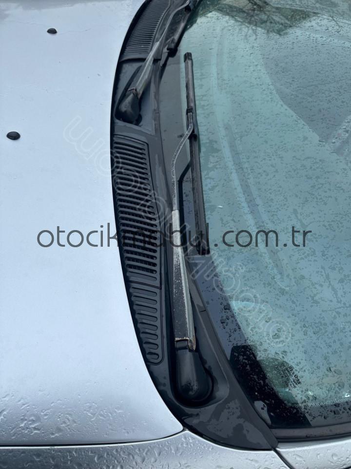 Renault Megane 1 ön cam ızgaraları