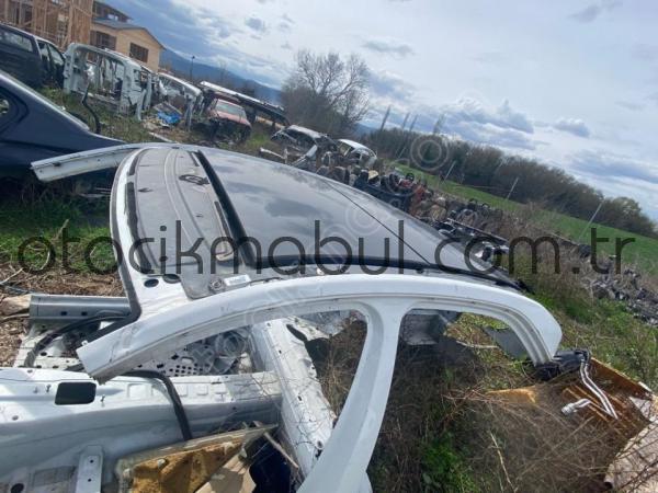 MERCEDES W212 CAM TAVAN ASEL OTO