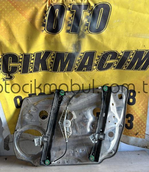 Mercedes w212 sol ön cam krikosu A2128201102