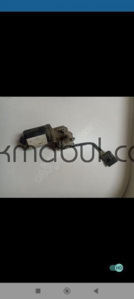 Opel Astra G silecek motoru ön