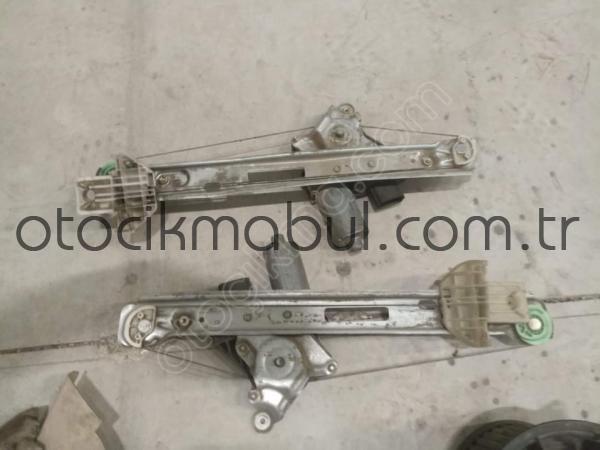 Focus 1 sağ arka cam krikosu