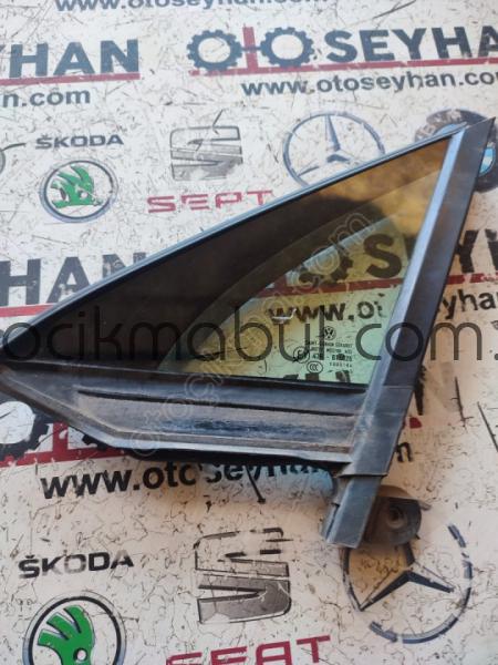 43R011026 Passat b8 sol ön kapı kelebek camı