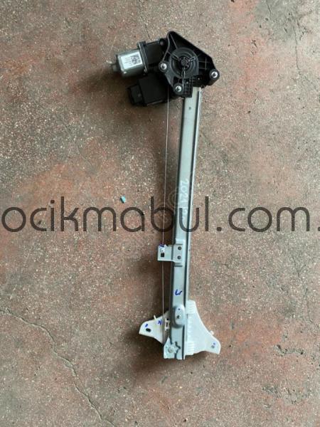 2021-2023 HYUNDAİ İ20 SOL ÖN CAM KRİKOSU
