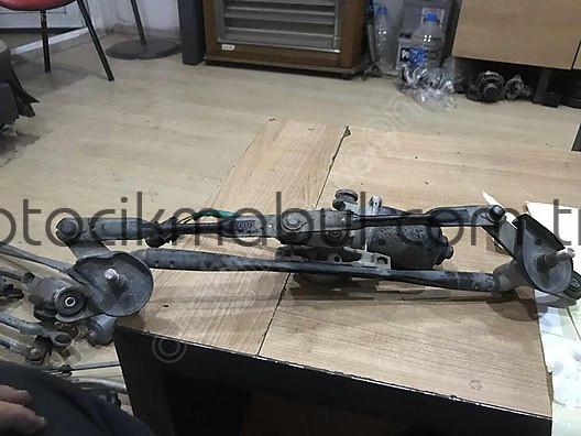 Hyundai i20 Modeli İçin Ön Silecek Motoru - Oto Çıkma P