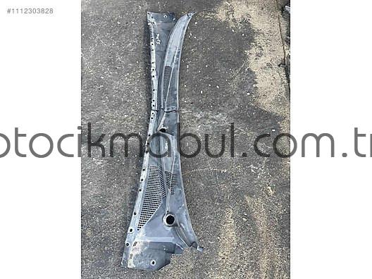 Kia Sorento Modeline Özel Ön Cam Izgarası