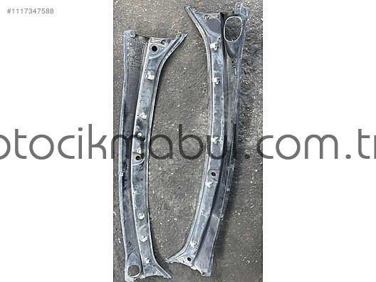 Dacia Sandero Cam Izgarası - Ön Kısım Yedek Parça