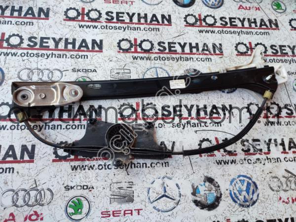 3G5839462A Passat b8 sağ arka cam krikosu