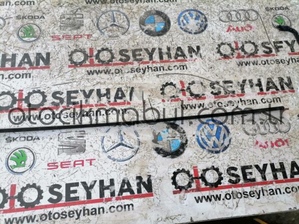 5G6877781 Passat b8 sunroof cam kenarı çıtası