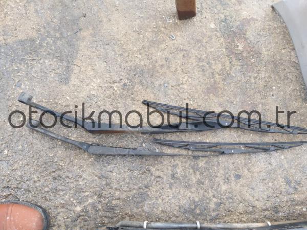 SUBARU FORESTER ÖN CAM SİLECEK KOLU