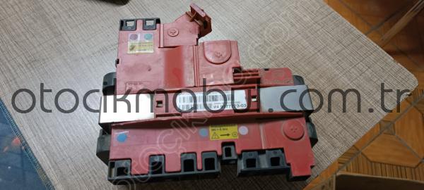 BMW F10 çıkma akü akım dağıtıcı