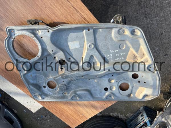 VOLKSWAGEN  PASSAT B4-B5-B5,5SAĞ ÖN KAPI İÇ SACI 3B4837755D