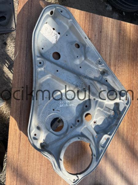 VOLKSWAGEN  PASSAT B5 ARKA SOL KAPI İÇİ SACI 3B5839755C