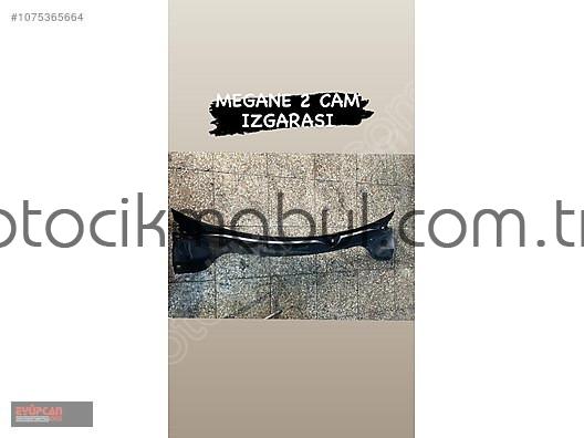 Renault Megane 2 Modeli İçin Ön Cam Izgarası Parçası