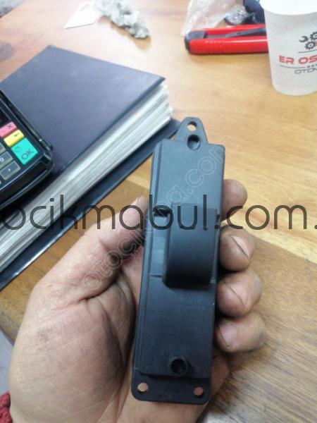 Mazda 3 sağ ön cam