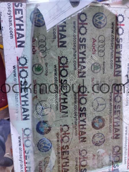 43R000015 Seat Leon 2015 arka sağ camı