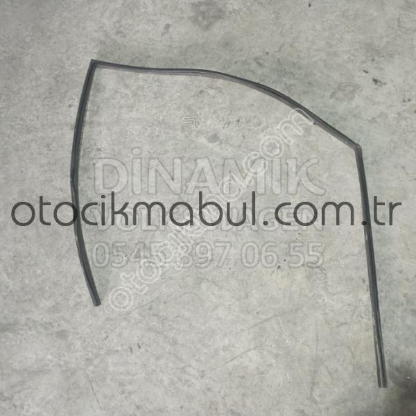 Toyota Corolla Çıkma Sağ Ön Kapı İç Cam Fitili 1993 - 1998