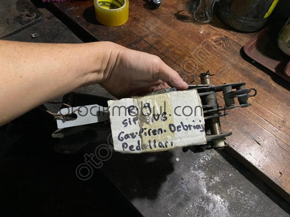 RENAULT 9 DEBRİYAJ PEDALI , RENAULT 9 GAZ PEDALI ORJİNAL