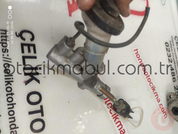 99 Toyota Corolla AE111 kasa 1.3. Üst debriyaj merkezi