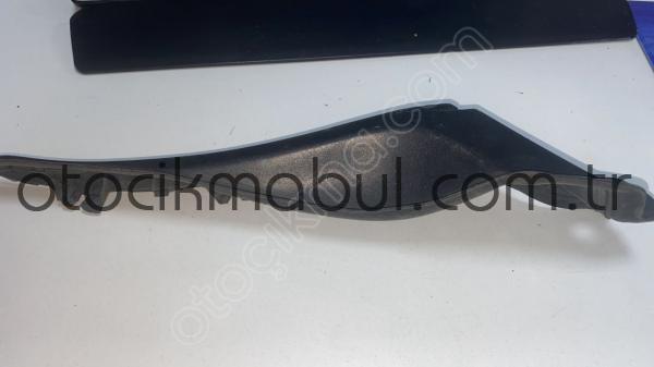 Renault Megane 3 Ön Cam Izgara Plastiği Sol 668630027R