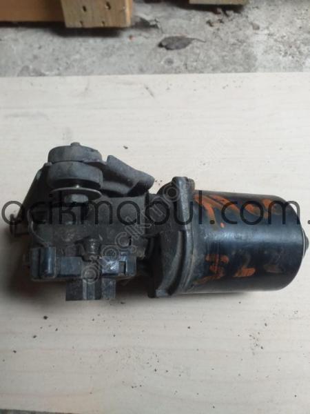 Mazda 3.23 silecek motoru