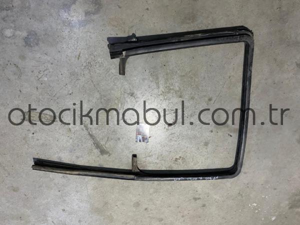 Nissan Skystar NP300 Orjinal Sağ Arka Kapı Cam Fitili ÇIKMA