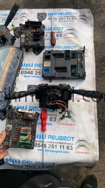 CİTROEN C3 COOM2002 SİNYAL SİLECEK KOLU ÇIKMA ORJİNAL