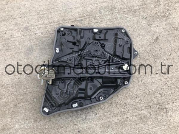 BMW 5 SERİ G30 ARKA SAĞ CAM KRİKOSU 7365168