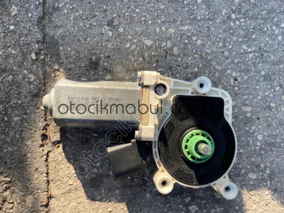 E60 arka sol cam motoru 6922319