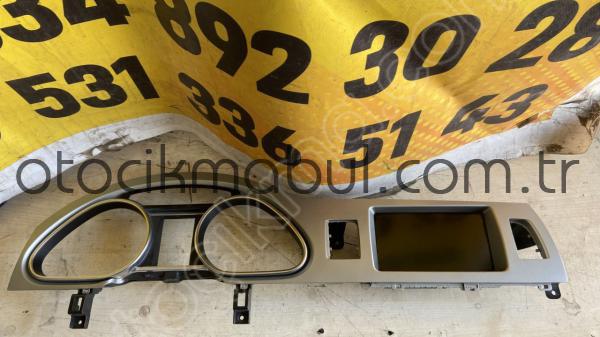 Audi Q7 gösterge paneli ve navigasyon 4L1857115 8T0919603