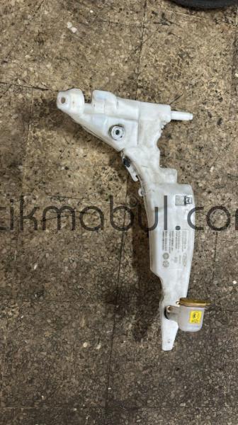 2004 FORD FOCUS 1 SİLECEK SU BİDONU