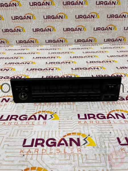 65.82-8 360 735 BMW E39 RADİO VE AUDİO PANELİ