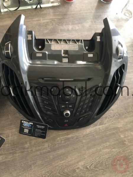 Ford Courier Orijinal Titanyum plus ekran seti çıkma