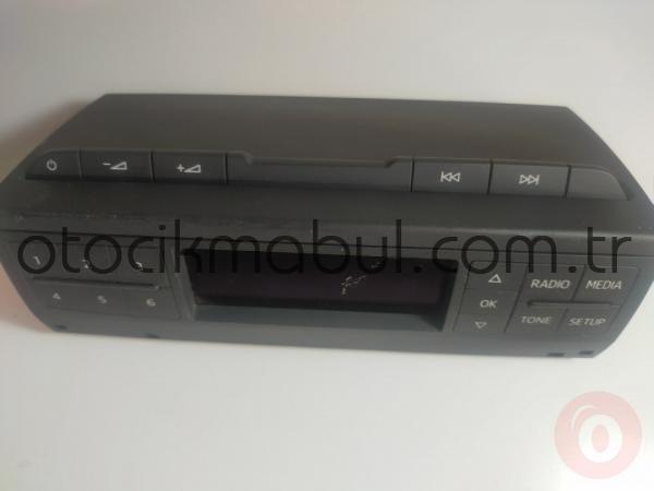 AUDİ A3 RADYO/CD/DVD/GPS KONTROL PANELİ 8V0035630
