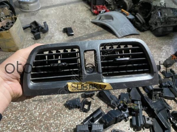 SUBARU İMPREZA KALORİFER IZGARASI ORTA ORJİNAL ÇIKMA
