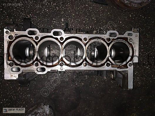 Volvo S60 V70 XC70 XC90 motor bloğu 2.5 turbo 210hp 7431001